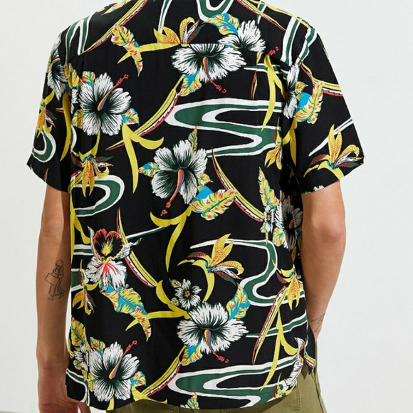 New Urban Outfitters Tropical Rayon Short Sleeve Button-Down Shirt - Picture 6 of 6